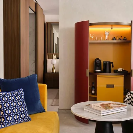 W Hotel 5*