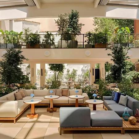 Hotel W