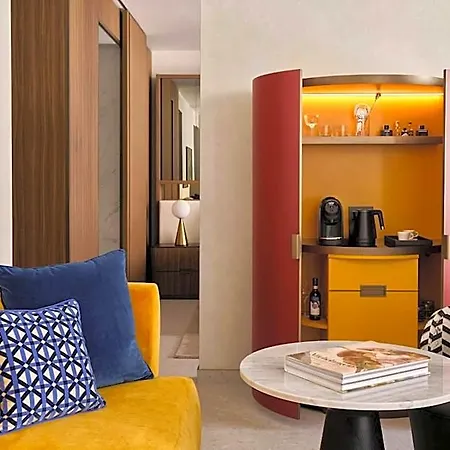 Otel W