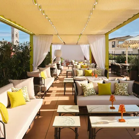 Hotel W 5*