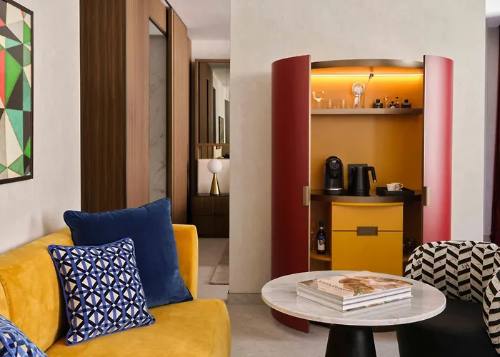 W Hotell 5*