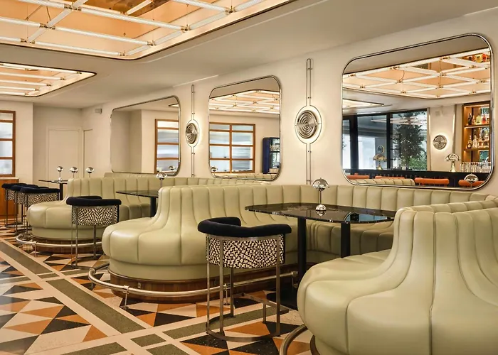 W Hotel 5*