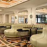 W فندق 5*