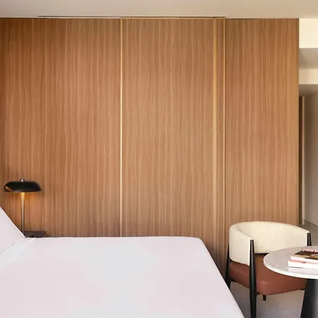 Hotell W *