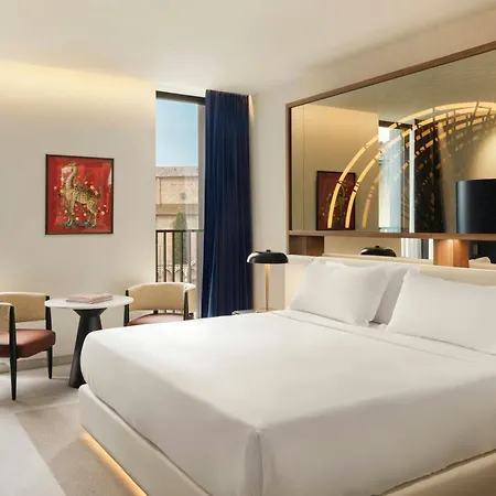 W Hotell *